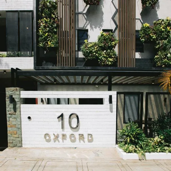 10 Oxford Residences，位于安蒂波洛的酒店