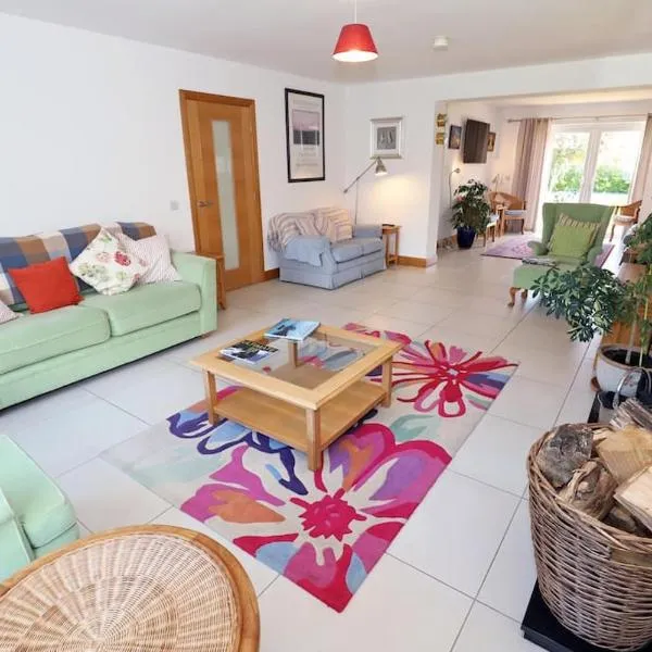 Luxury Detached Home Close to Strangford Lough，位于Killinchy的酒店