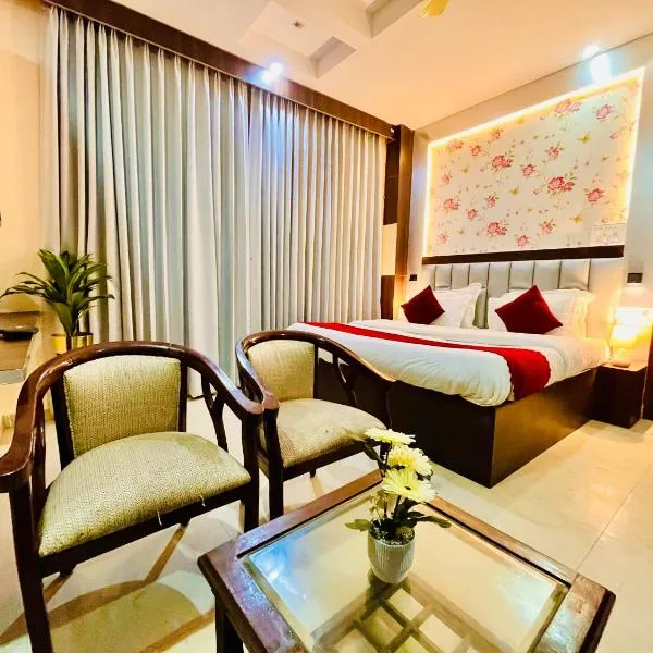 The Ramawati - A Four Star Luxury Hotel Near Ganga Ghat，位于Bahādrābād的酒店