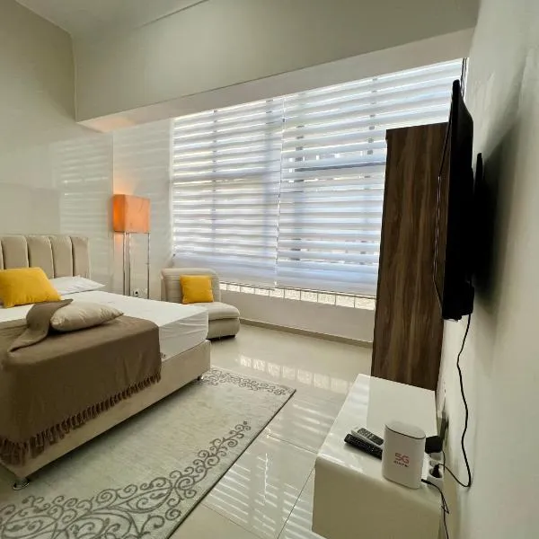 Blue Sea Studio 1 minute away from Luanda Bay，位于罗安达的酒店