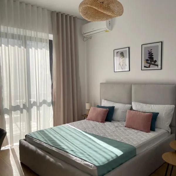 Sunny City Center Apartment，位于莱什的酒店