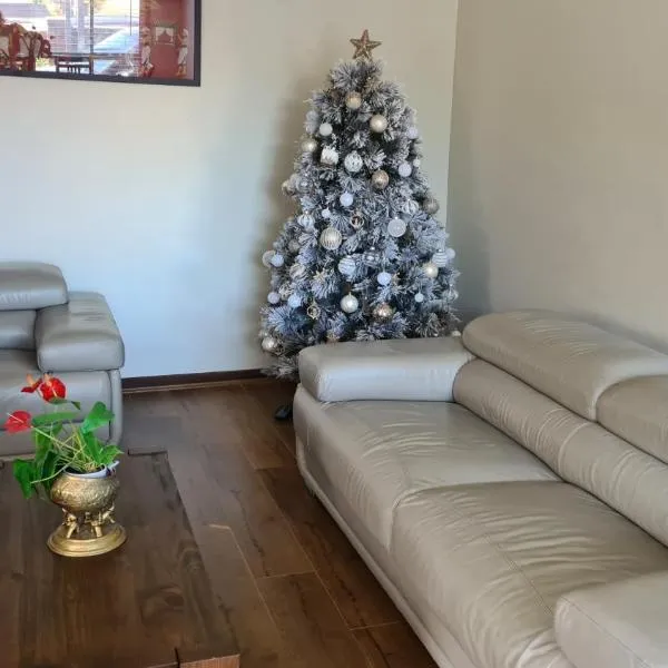 Clayton Living Town House at Monash Doorstep，位于北克莱顿的酒店