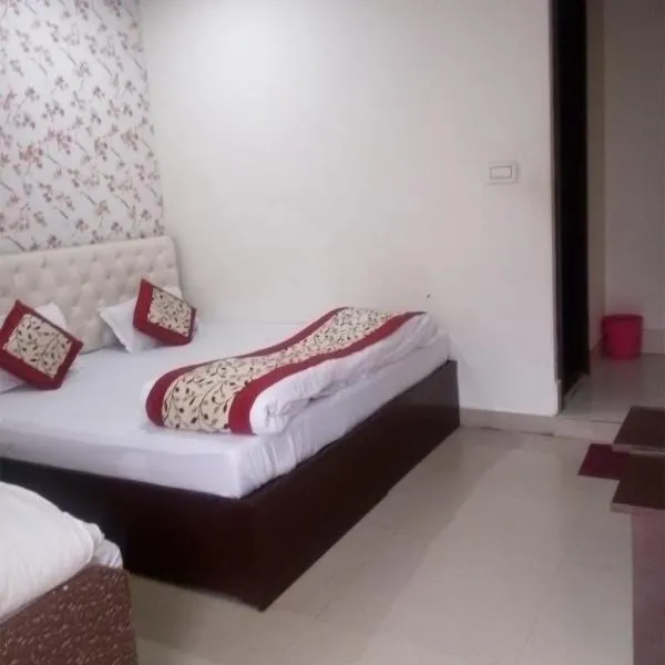 Hotel Ajay, Phata，位于Gaurikund的酒店