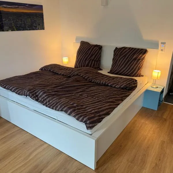 Modernes Apartment, ruhige Lage, stadtnah，位于凯尔克海姆的酒店