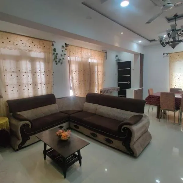 Stylish Penthouse Apartment - ATITHI ESTATE，位于Secunderabad的酒店