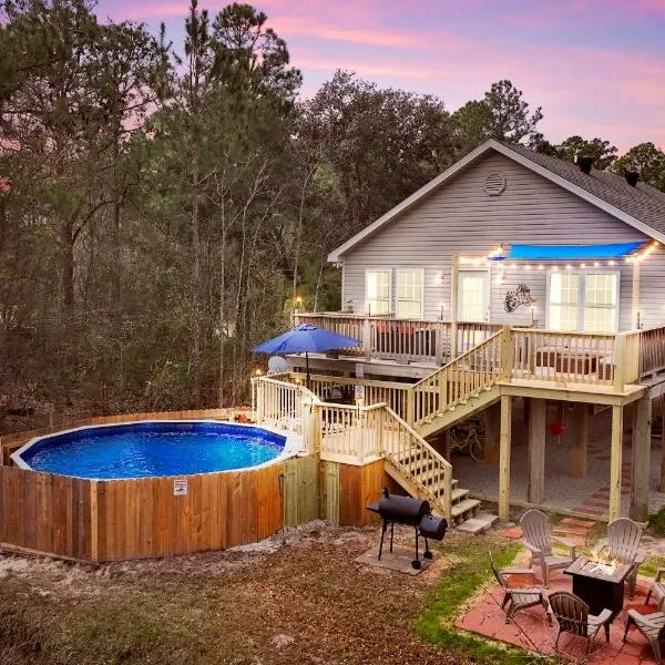 Waterfront Home with Pool, Hot Tub and Game Area，位于Shoreline Park的酒店