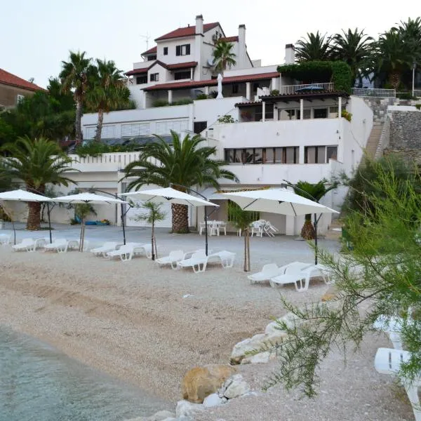 Beach Villa Bozikovic，位于珀德垂那的酒店