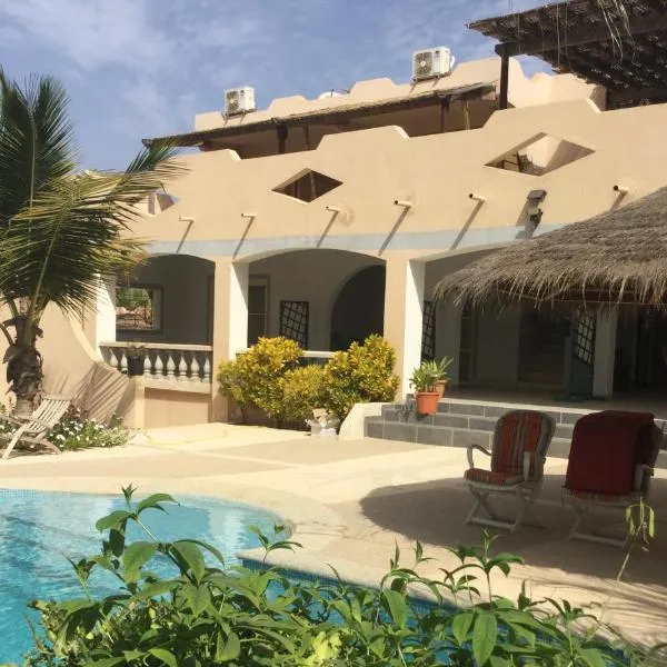 Les Filaos-Villa entre fleuve saloum et ocean，位于Palmarin的酒店