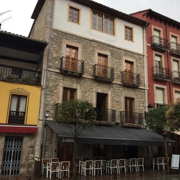 Pensión San Pelayo 10，位于Vis的酒店