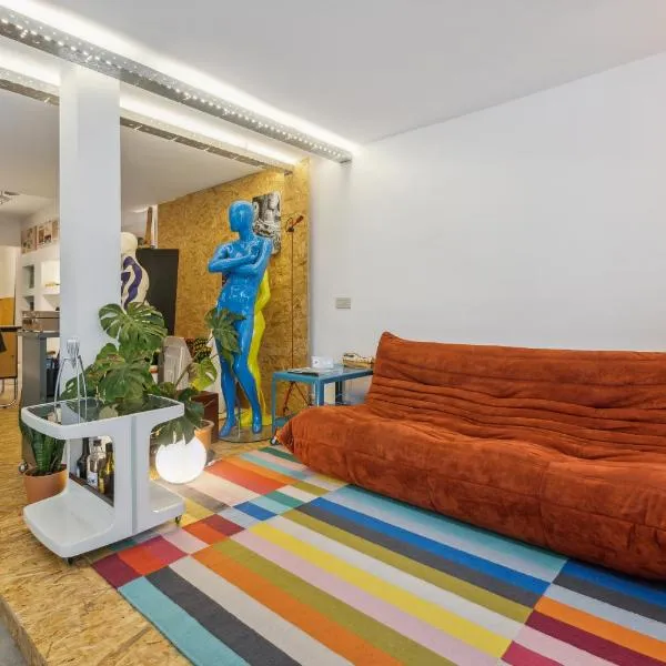 Cosy art studio near station with bikes and garden，位于根特的酒店