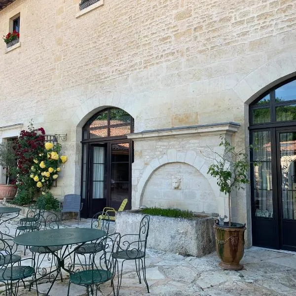 Logis de La Roche - Niort - Chauray，位于Sainte-Néomaye的酒店