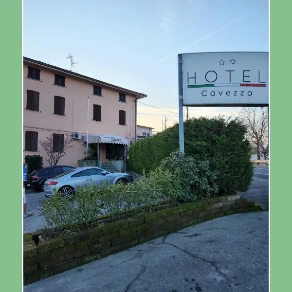 Hotel Cavezzo，位于Rovereto sulla Secchia的酒店