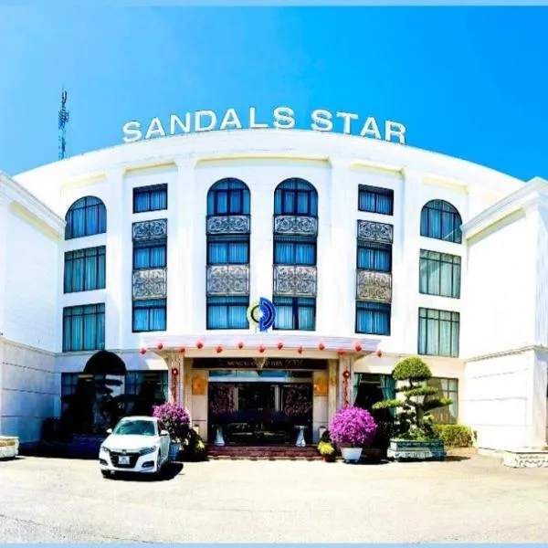 Sandals Star Hotel，位于Nghĩa Lâm的酒店