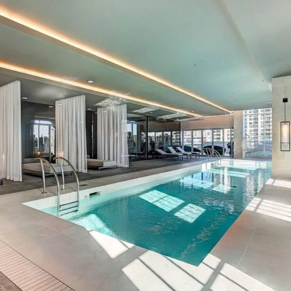 Luxury Downtown Escape Pool & Free Parking，位于蒙特利尔的酒店