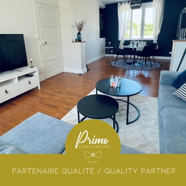 "Le Theodore" Appartement charmant proche gare avec place de parking devant, quartier très calme, by PRIMO C0NCIERGERIE，位于讷韦尔的酒店