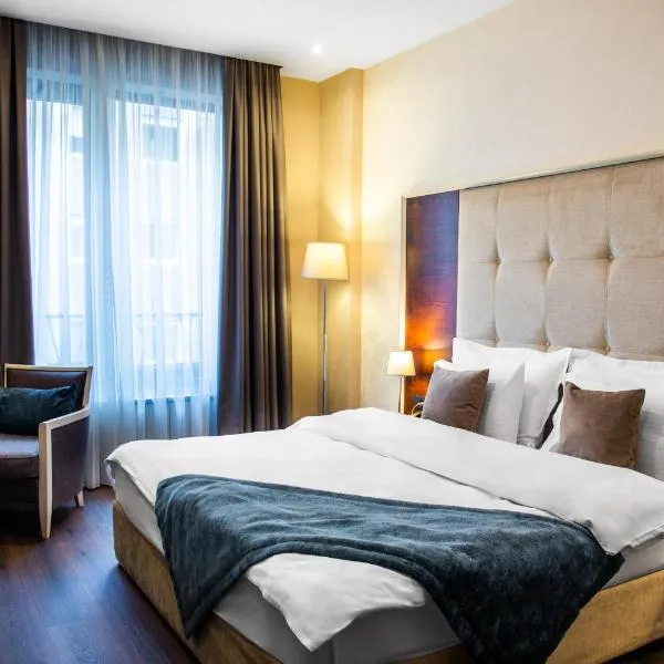 CRYSTAL Hotel Belgrade，位于贝尔格莱德的酒店