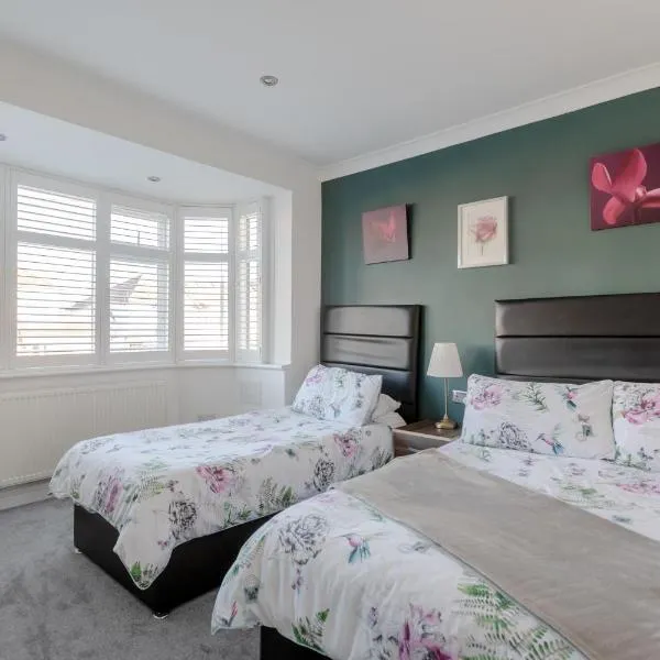 Apple House Wembley - Family room with shared bathroom，位于埃奇韦尔的酒店