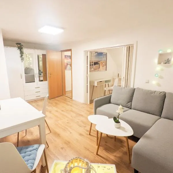 Urlaubsmagie - Ferienwohnung Turmfalke - Garten mit Terrasse & Saisonaler Pool，位于塞布尼茨的酒店