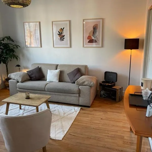 Appartement hyper centre, cathédrale, fibre，位于Saint Germain de Livet的酒店