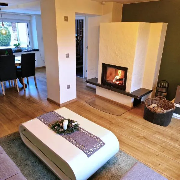 Ferienwohnung am Wasserfall，位于Nohn的酒店