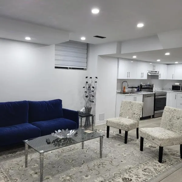 New Two Bedroom Entire Basement Apartment in Angus，位于Angus的酒店