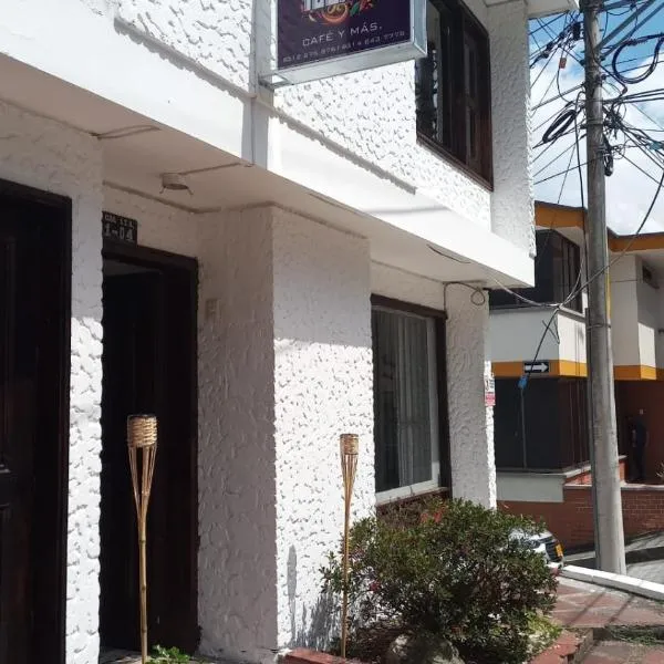 La iguana café y más，位于佩雷拉的酒店