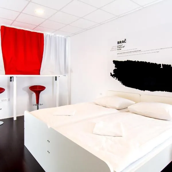 达尔马迪娜克101设计旅社，位于斯普利特的酒店