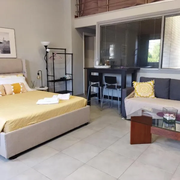 Cozy apartment near to the airport，位于Kouvarás的酒店