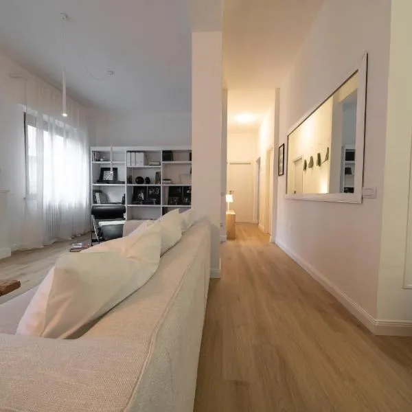 12 living，位于安科纳的酒店