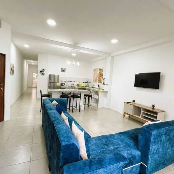 Hermoso apartamento por estrenar，位于圣克里斯托瓦尔的酒店