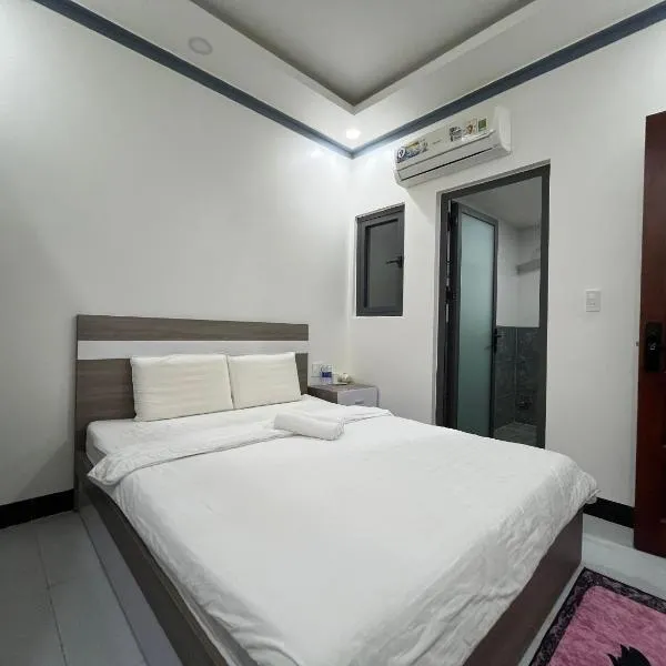 Khách Sạn Nhà Đất，位于Ấp Bình Hưng的酒店