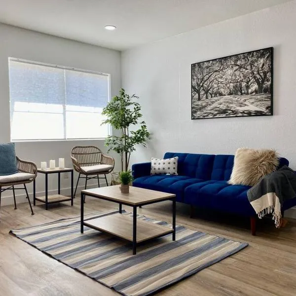 Uniquely remodeled historical district home，位于凤凰城的酒店