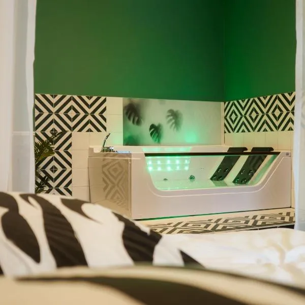 Punkt - Apartament z jacuzzi w centrum Gliwic，位于格利维采的酒店