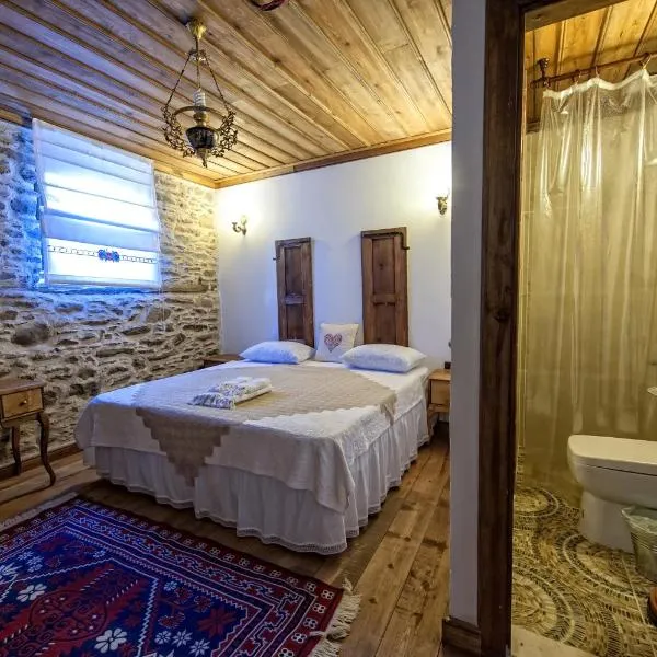 Birgi Hotel Saliha Hanim Tas Konak，位于Birgi的酒店