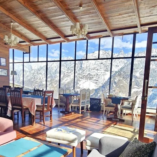 Faraway Cottages, Auli，位于Lokpāl的酒店