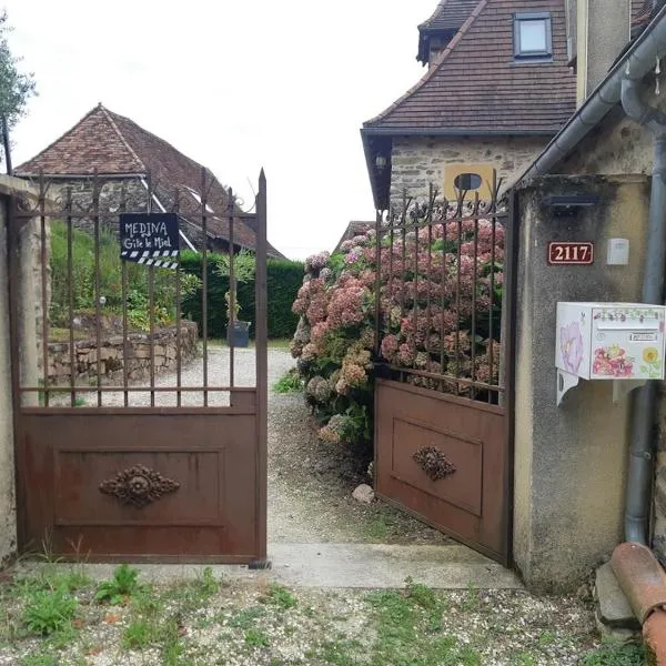 Le gîte LE MIEL du Périgord vert，位于圣提里耶拉佩尔什的酒店