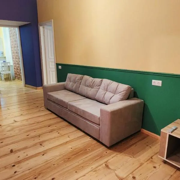 Friends - Your Cosy Apartment in the Center，位于第比利斯的酒店