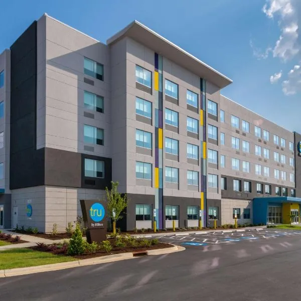 Tru By Hilton Fayetteville Fort Bragg，位于费耶特维尔的酒店