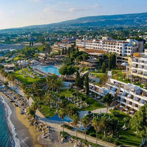 塞浦路斯珊瑚海滩酒店和度假胜地，位于Maa的酒店