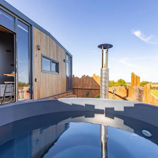 Les Tiny du Pré Mathy - Logements insolites avec Jacuzzi à Profondeville，位于普罗丰德维耶的酒店