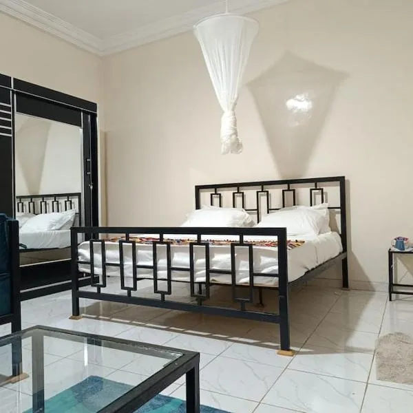 Studio meublé，位于Ndayane的酒店