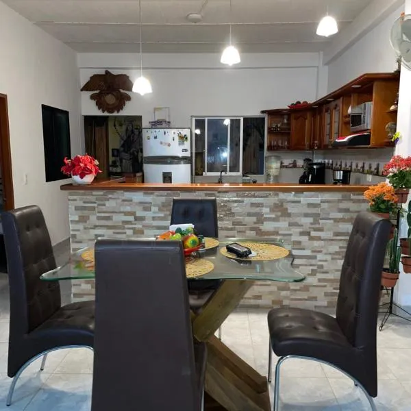 casa amoblada, Doradal Antioquia, Santorini colombiano，位于多拉代尔的酒店