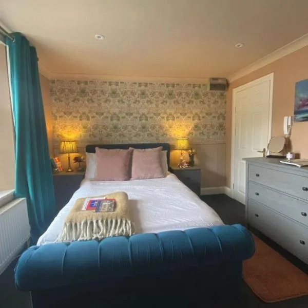 Number Four Russell House, Studio Apartment, centre of Tavistock, Devon，位于塔维斯托克的酒店