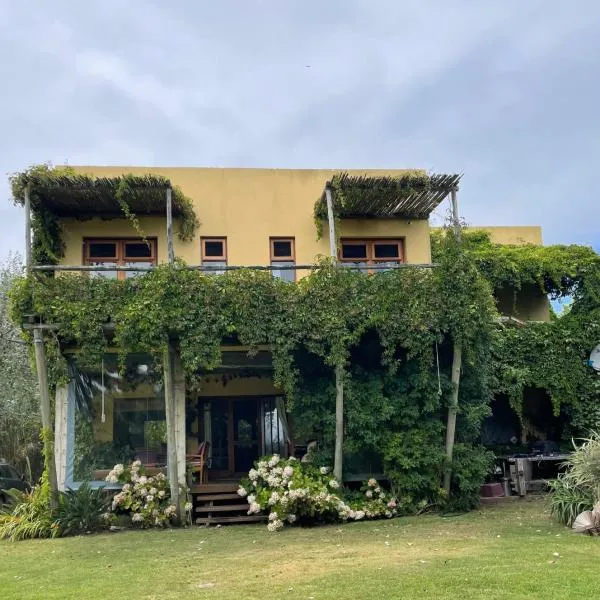 海尔劳住宿加早餐旅馆，位于何塞伊格纳西奥的酒店