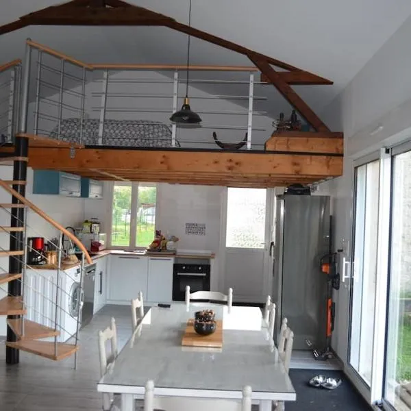 Joinville : Grange entièrement rénovée style loft.，位于茹万维勒的酒店