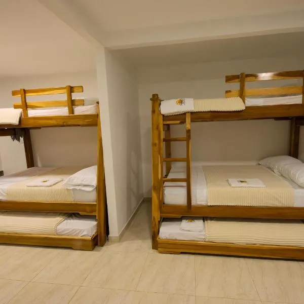 Hotel Puerta del Sol de Uraba，位于阿帕尔塔多的酒店
