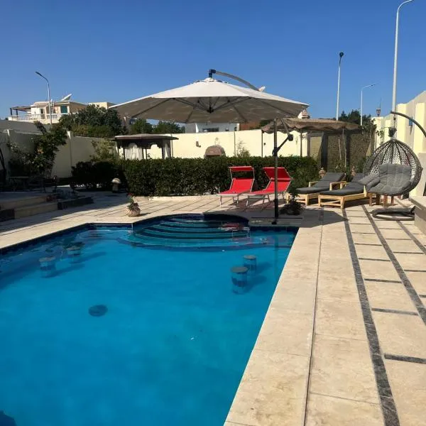 Alis Villa，位于赫尔格达的酒店