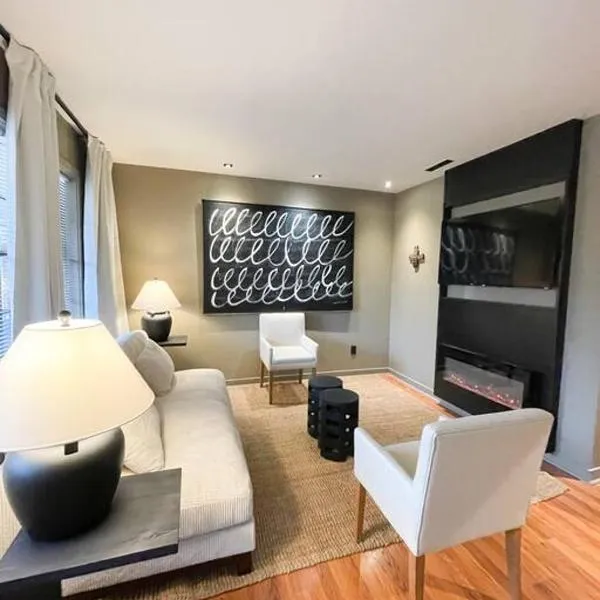 Luxury Warehouse District Condo，位于达拉姆的酒店
