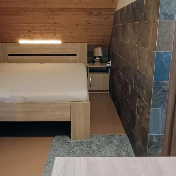 Guest House Sherpa，位于斯维塔维的酒店