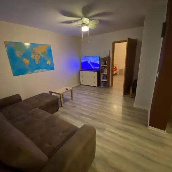 Ferienwohnung - Monteurwohnung Familie Houri，位于Neupotz的酒店